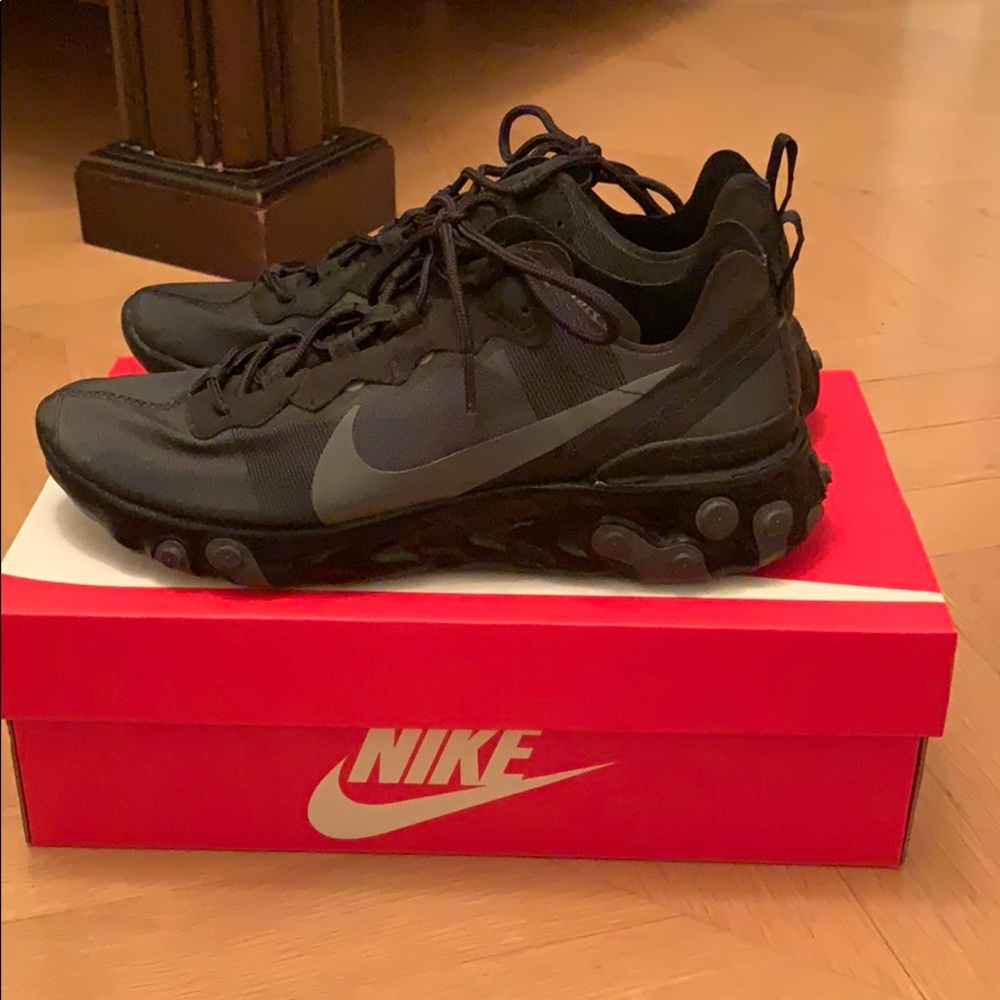 Nike element 55 triple black